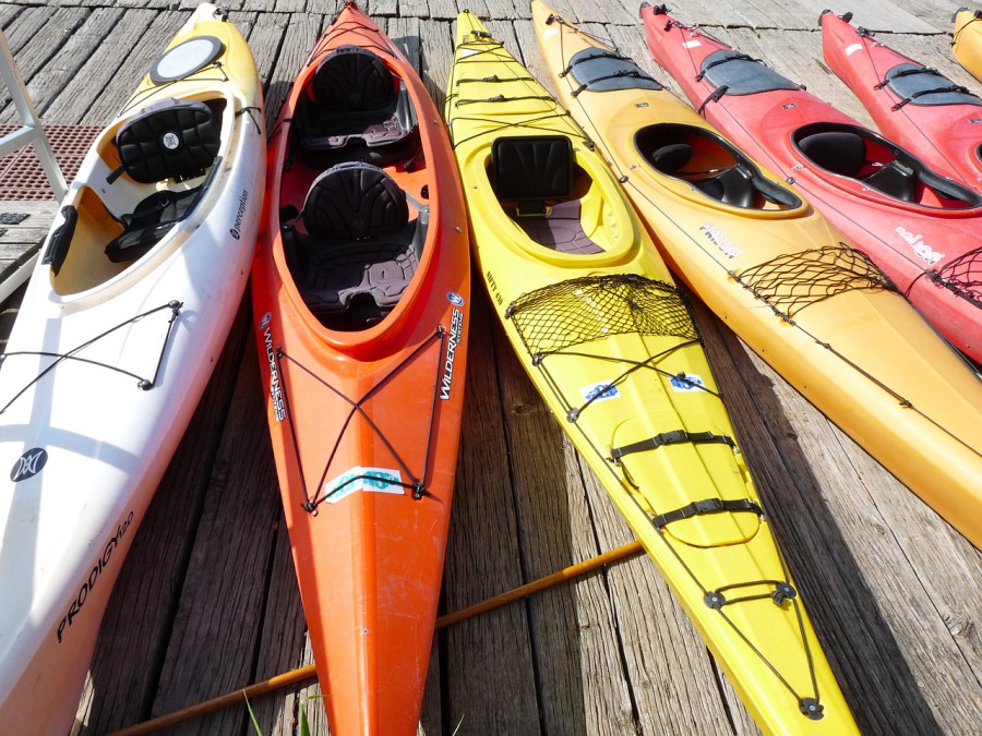 image of kayaks from damian esteban